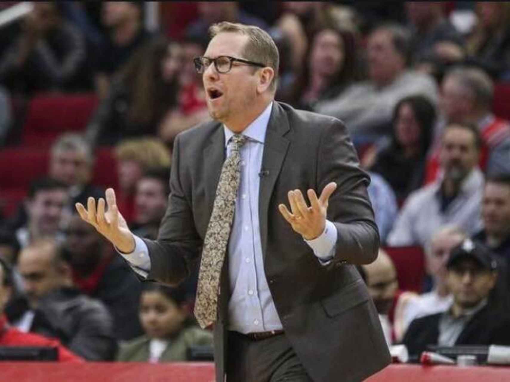 包含橄榄球队主教练发声，誓言带队登顶的词条