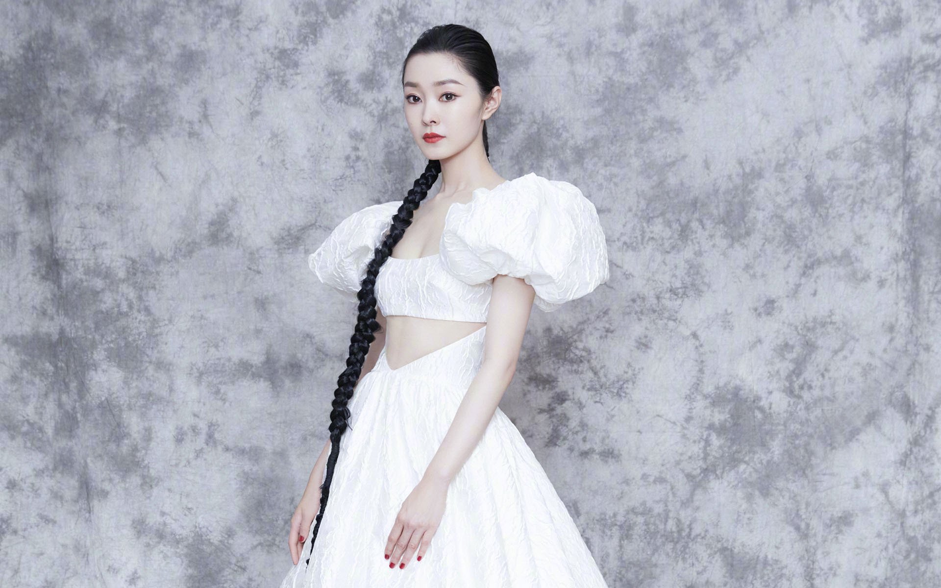 绿茵双重奏,亚特兰大强势碾压曼联,阿坎吉百场里程碑铸就传奇