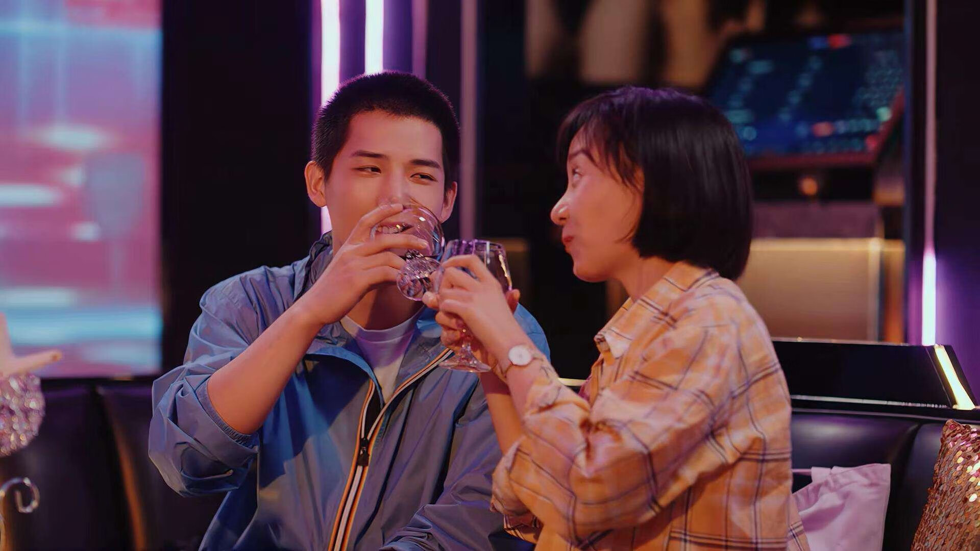 翡翠绿点燃撒哈拉，当基米希的火焰照亮被偷走的革命