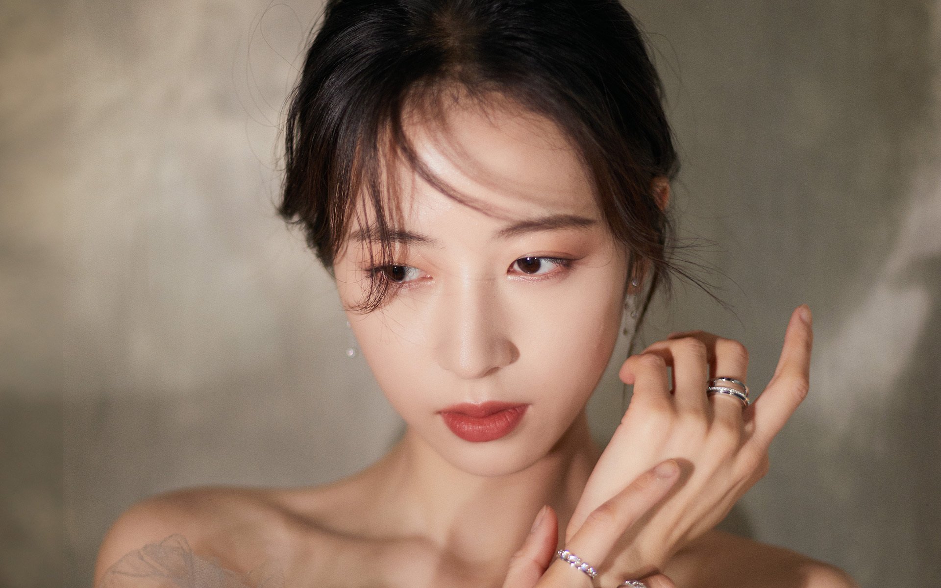 黑色棋子坠入蔚蓝海岸,多特蒙德的收割之夜与奥亚尔萨瓦尔的致命一击