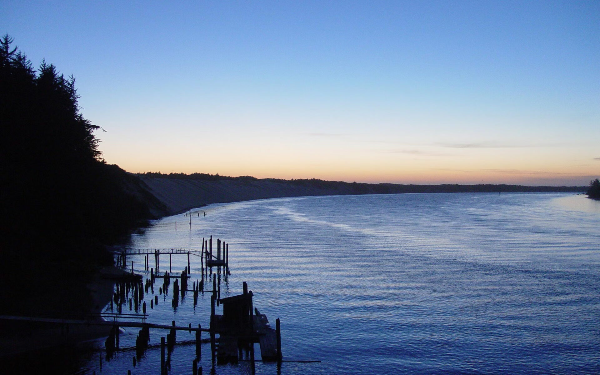 绿茵狂飙夜，当拉文在禁区化身无解风暴